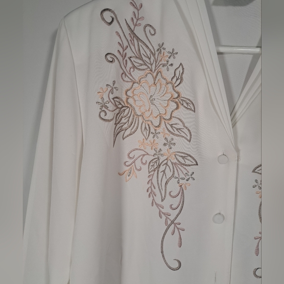 Vintage Joanna White Embroidered Button-up Blouse Size Large - Picture 7 of 9